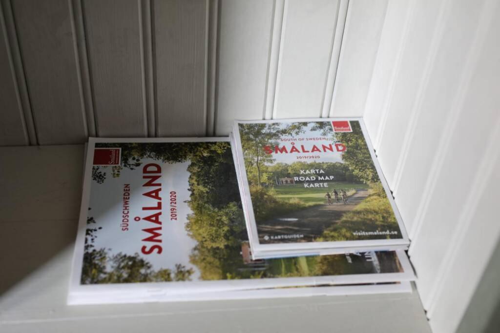 Sjoenaera Stuga Med Bat Och Bastu Ramkvilla エクステリア 写真